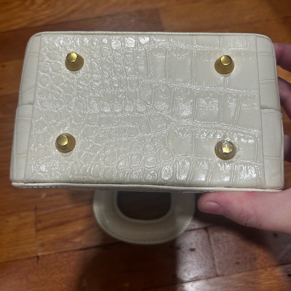 Staud croc embossed snap closure handbag NWOT - Picture 2 of 7